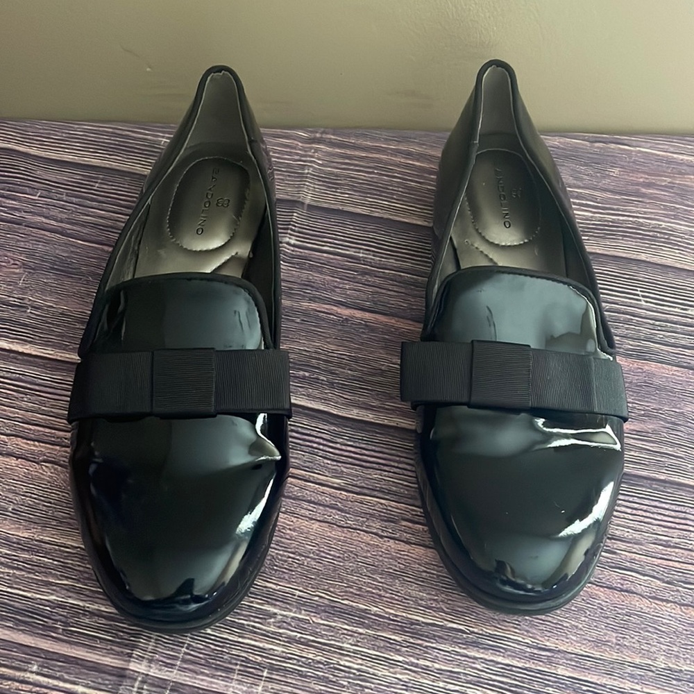- Bandolino flats Women’s size 5